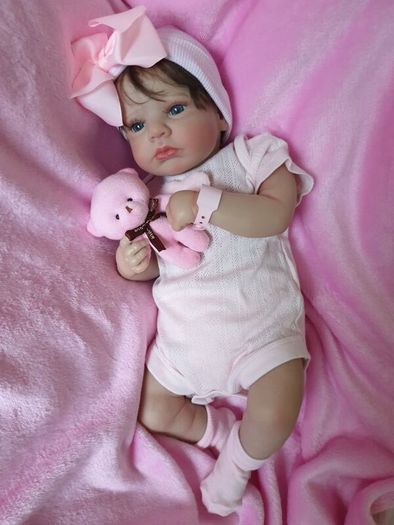 Reborns By Laura.  Baby Ashley In Homecoming Hospital Outfit.  29inch, 4lb Reborn Doll. Welcome To View