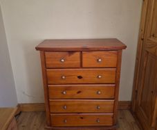 chest of drawers