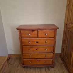 chest of drawers