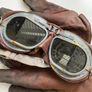 Rare WW2 RAF special duties aircrew grouping of Mk viii flying goggles and leather flying gloves Image 3