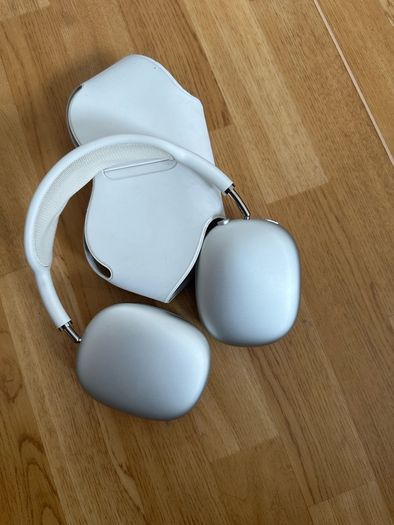 AirPod max 1st gen ( lightning )
