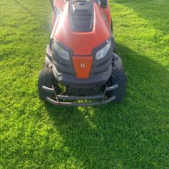 Ride on lawnmower