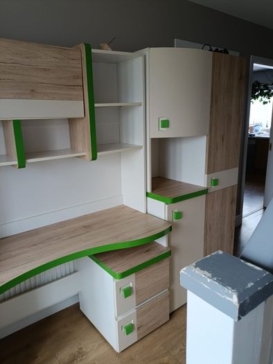 wall unit for a child's room