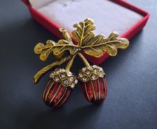 Oak Nut Leaf Enamel Brooch with Crystals Autumn Nature Jewellery Acorn Brooch Pin Badge
