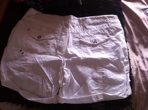 Dunnes White Shorts Size 20
