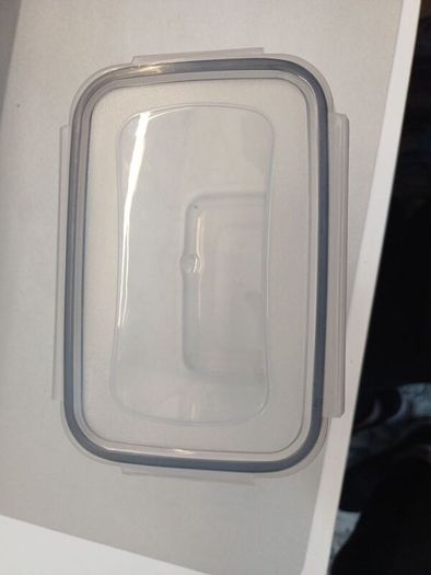 New Airtight Food Storage Containers. Assorted sizes