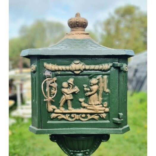 Cast Iron Freestanding Pole Post Box CH R 030