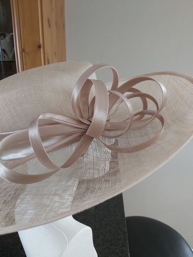 Stunning Oatmeal / Blush Wide Rimmed Hat by Linea