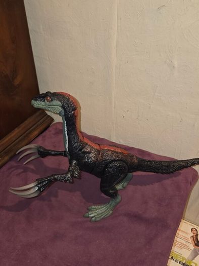 Jurassic World Dominion Sound Slashin' Therizinosaurus - Fully working