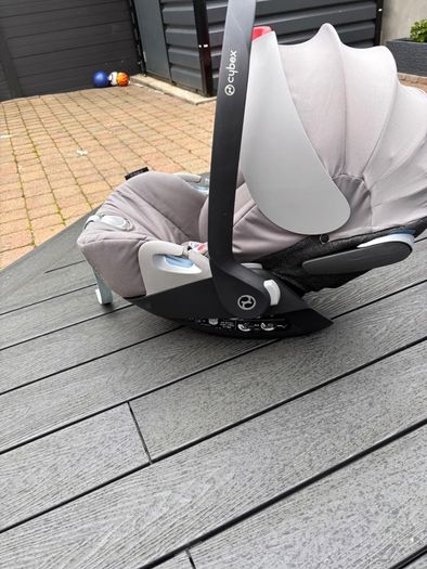 Cybex Cloud Z i-Size infant car seat