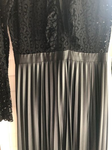 Zara Black Lace & Pleated Midi Dress - Size 8