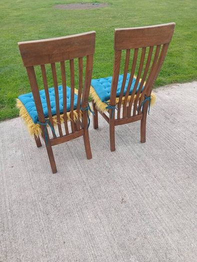 solid teak table and chairs