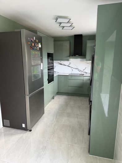Carpenter Handyman kitchen fitter Flat pack specialist