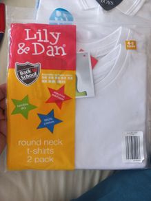 School white polo t-shirt - NEW : 4-5 YRS