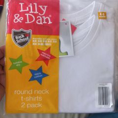 School white polo t-shirt - NEW : 4-5 YRS