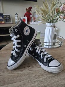Black converse