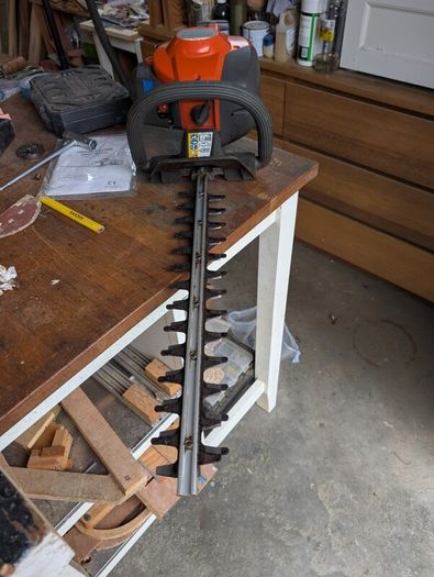 Hedge Cutter Husqvarna 122HD45