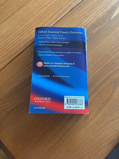 Oxford Essential French Dictionary