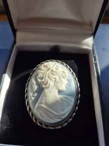 Vintage Cameo Brooch