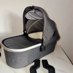 UppaBaby Vista V2 Bassinet, Rain Cover and Adaptors