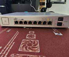 Ubiquiti UniFi US-8-150W PoE switch