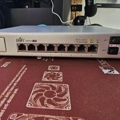 Ubiquiti UniFi US-8-150W PoE switch