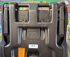Miniuno kids car seat.