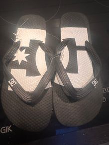 Dc shoes flip flops new size 10