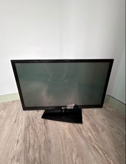LG Flat Screen TV