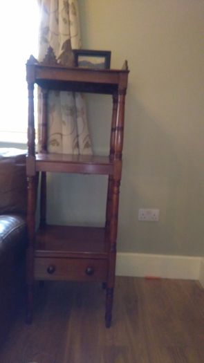 Beautiful Mahogany Dumb Waiter