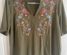 Ladies tops / tee shirt bundle size 16