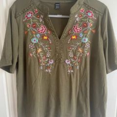 Ladies tops / tee shirt bundle size 16