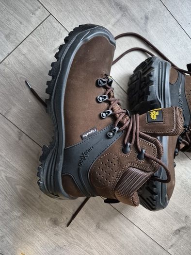 new hiking boots. Size. UK 5.
