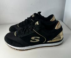 Sketchers trainers