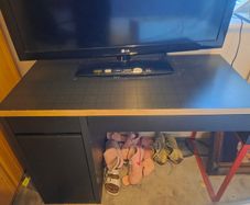 gameing table and chair