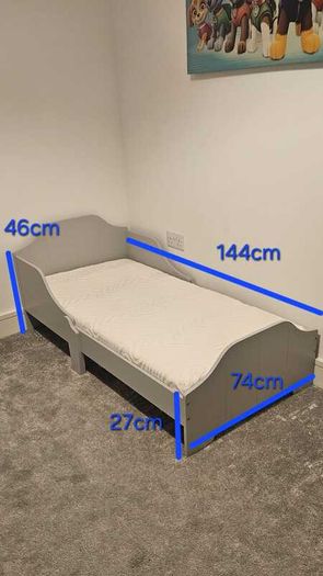Toddler bed