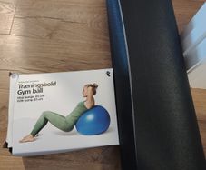 Gym ball and yoga mat