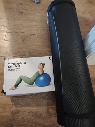 Gym ball and yoga mat