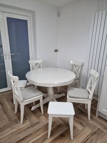 dinning/kitchen table