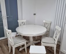 dinning/kitchen table