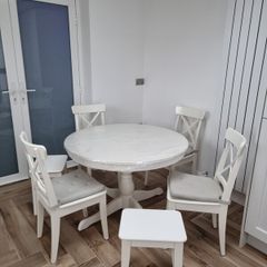 dinning/kitchen table