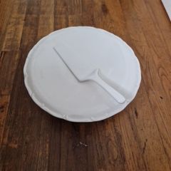 cake plate and server