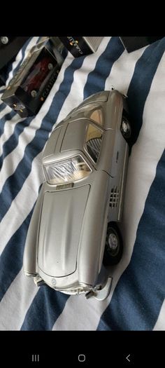 Silver Mercedes 300 sl