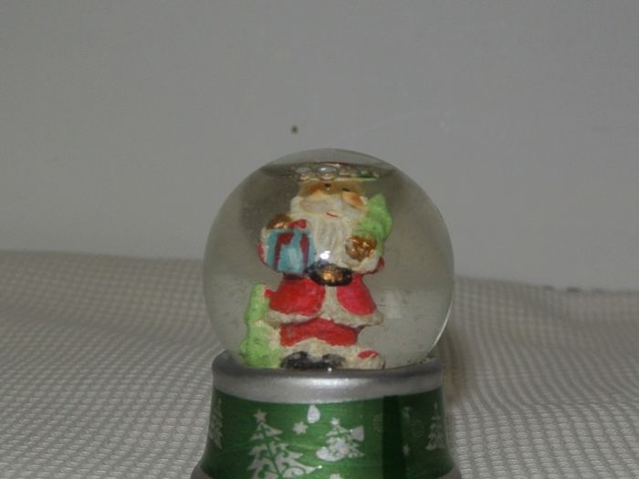 Santa Snowglobe