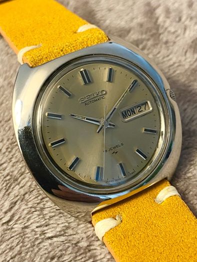1975 SEIKO Automatic Day/Date - Cushion Case cal.7006