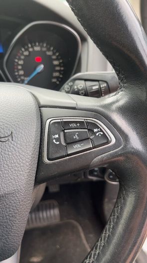 Ford Focus Titanium 1.5 TDCi 95PS 6-Speed 4DR