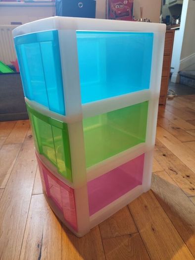 Plastic drawers