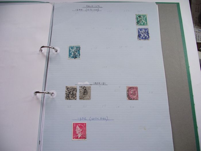A collection of Belgian stamps on pages in binder (1893-1998)