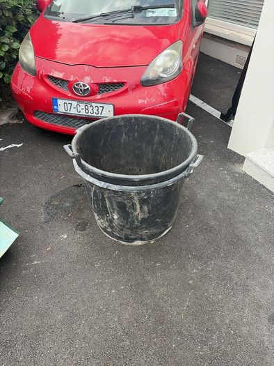 plant pots / large buckets