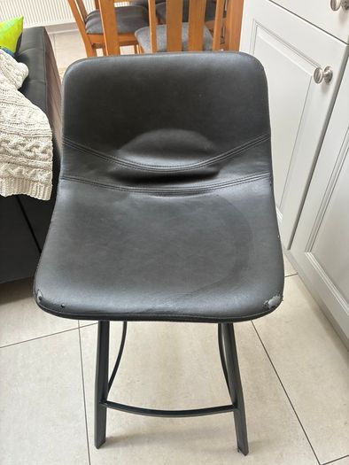 Free Kitchen island bar stools